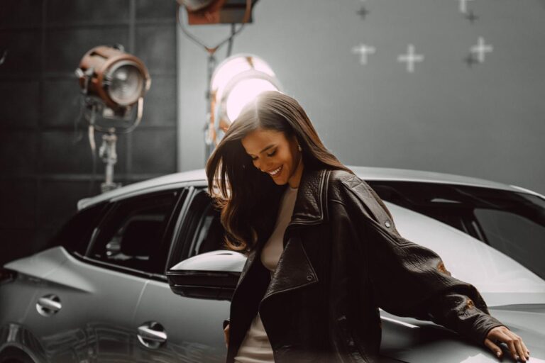 Bruna Marquezine eleva o padrão global e transforma lançamento da Omoda & Jaecoo em símbolo de luxo, tecnologia e desejo no Brasil