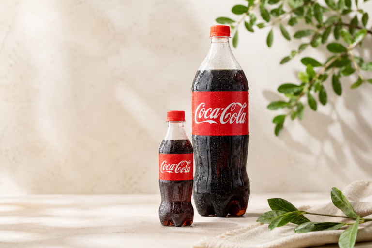 Coca-Cola aposta em embalagens menores para enfrentar inflação e proteger consumo no Brasil